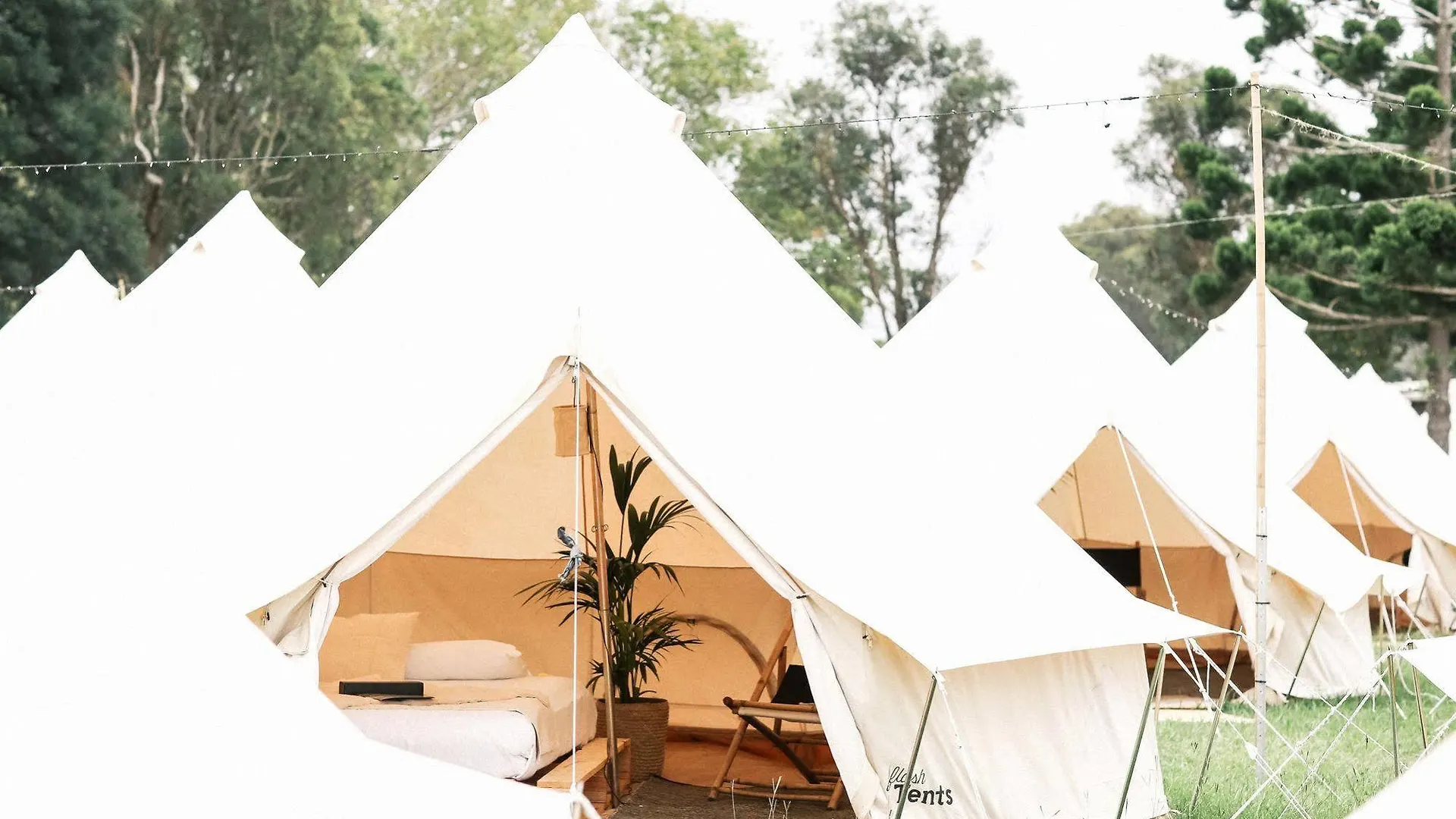 Flash Camp Byron Bay 2*,